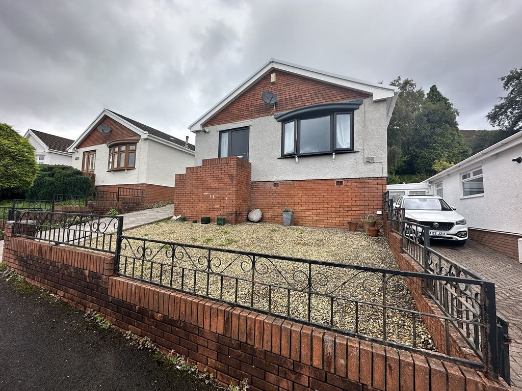 3 bed detached bungalow for sale in Meadow Walk, Pentre, Rhondda Cynon