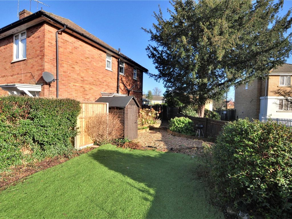 2 bed flat for sale in Chertsey Lane, StainesUponThames, Surrey TW18