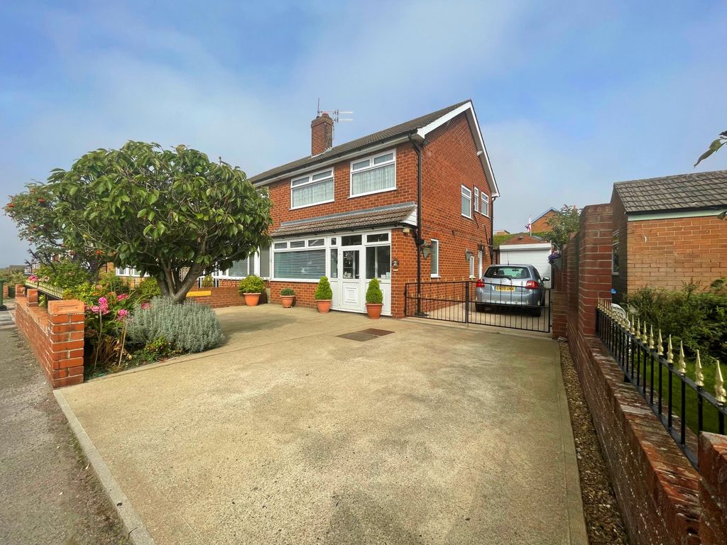 3 bed semidetached house for sale in Rockingham Drive, Newby