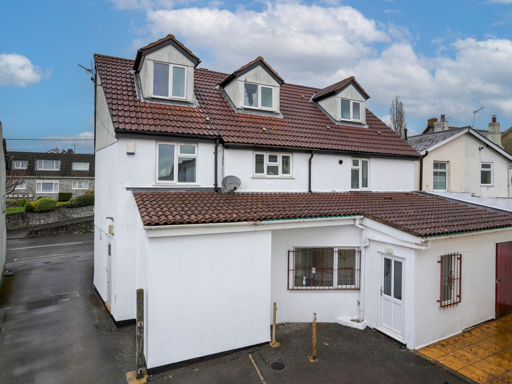 4 bed flat for sale in Chudleigh Knighton, Chudleigh, Newton Abbot TQ13