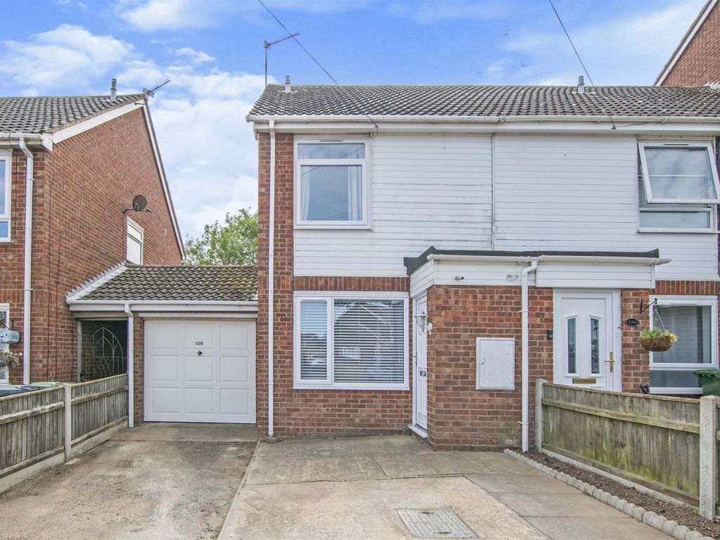 2 bed end terrace house for sale in Marlborough Green Crescent, Martham