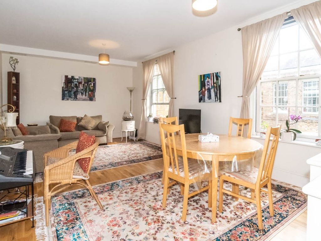 2 bed flat for sale in Princess Park Manor, Royal Drive N11, £420,000 Zoopla