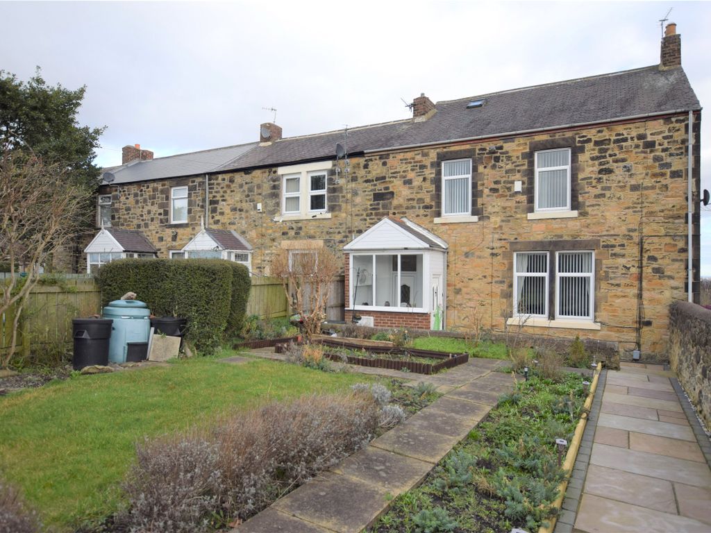 3 bed end terrace house for sale in Carr Hill Road, Gateshead, Tyne