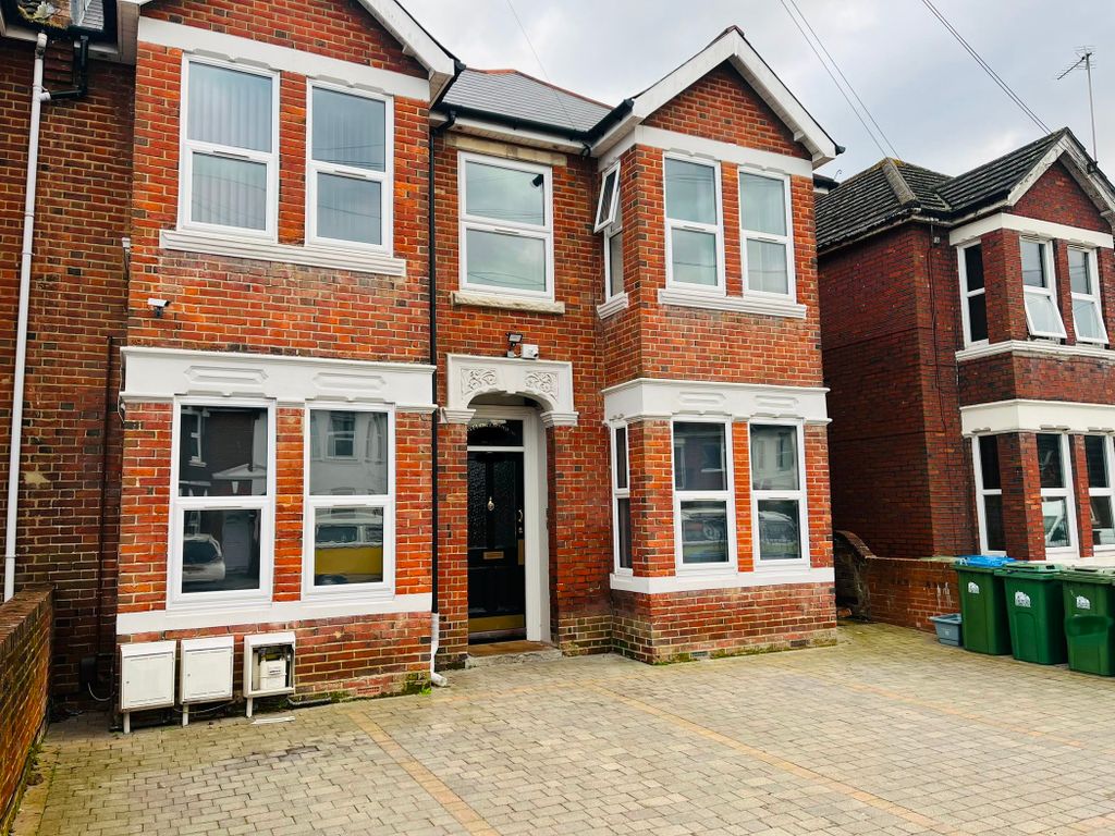 2 bed flat to rent in Flat 2, Suffolk Avenue, Southampton SO15 Zoopla