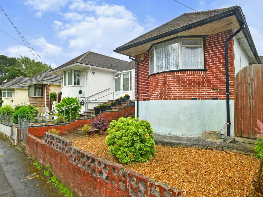3 bed semidetached bungalow for sale in Budshead Road, Crownhill