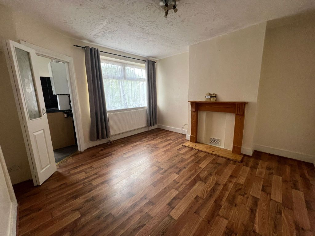 2 bed flat to rent in Sandhurst Road, Enfield N9 Zoopla
