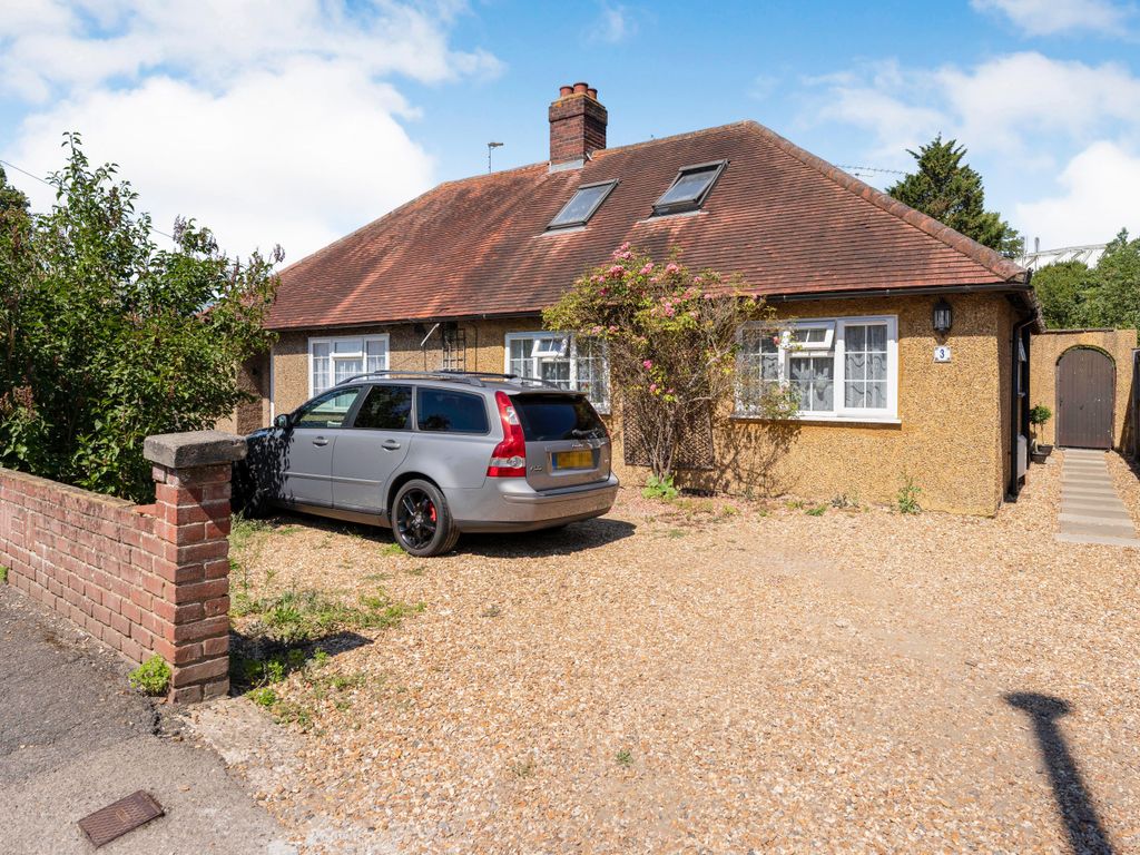 3 bed bungalow for sale in Westfield Grove, Woking, Surrey GU22 Zoopla