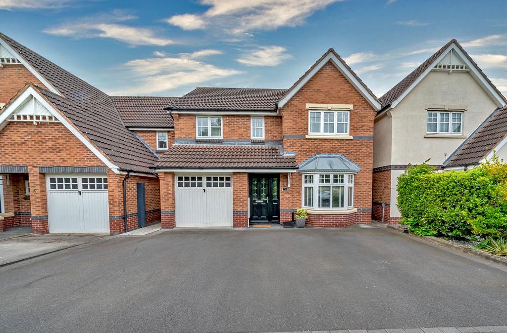 4 bed detached house for sale in Meadowbank Grange, Great Wyrley