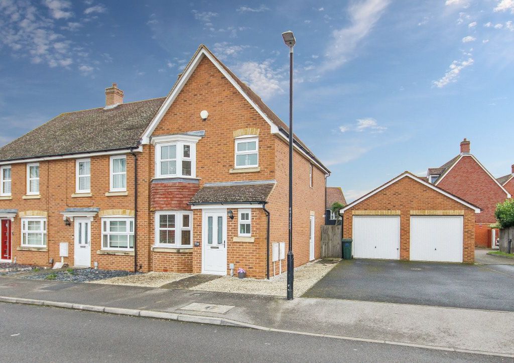 3 bed property for sale in Bluebell Drive, Sittingbourne ME10 Zoopla