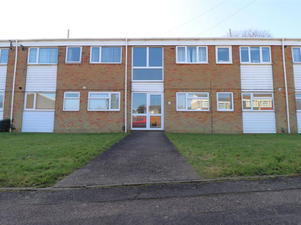 2 bed flat for sale in Sedley Close, Gillingham ME8, £200,000 Zoopla