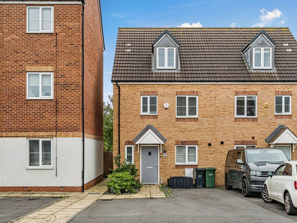 4 bed end terrace house for sale in Bottle Kiln Rise, Brierley Hill DY5