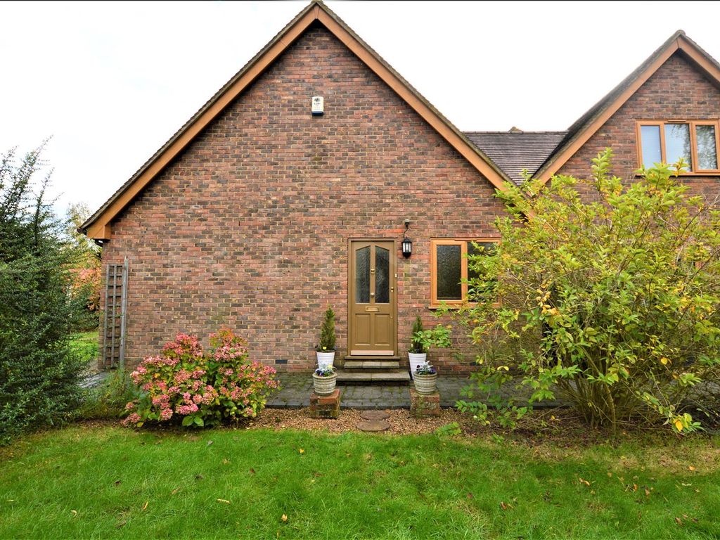 1 bed semidetached bungalow to rent in Bellwood Court, St. Mary Hoo