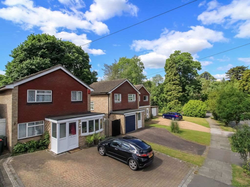 Blindley Road, Crawley RH10  