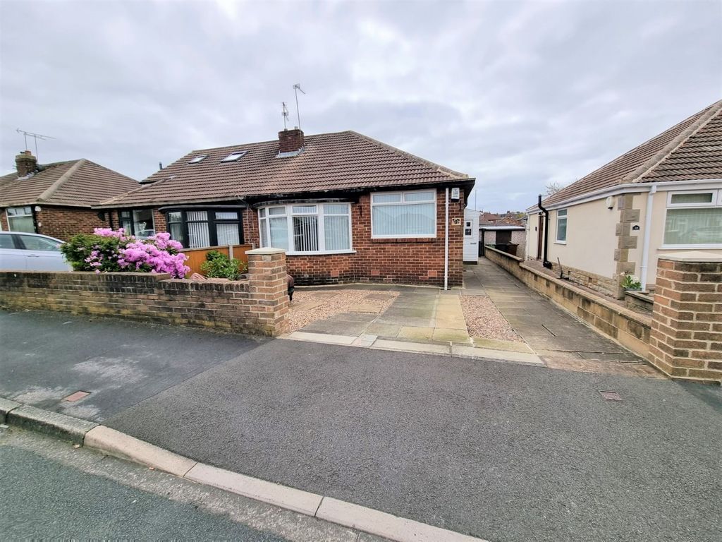 Kennerleigh Walk, Leeds, West Yorkshire LS15  