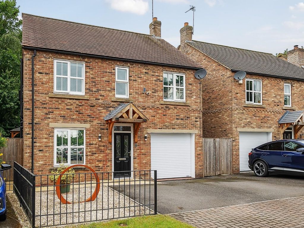 4 bed detached house for sale in Baffam Lane, Brayton, Selby YO8, £