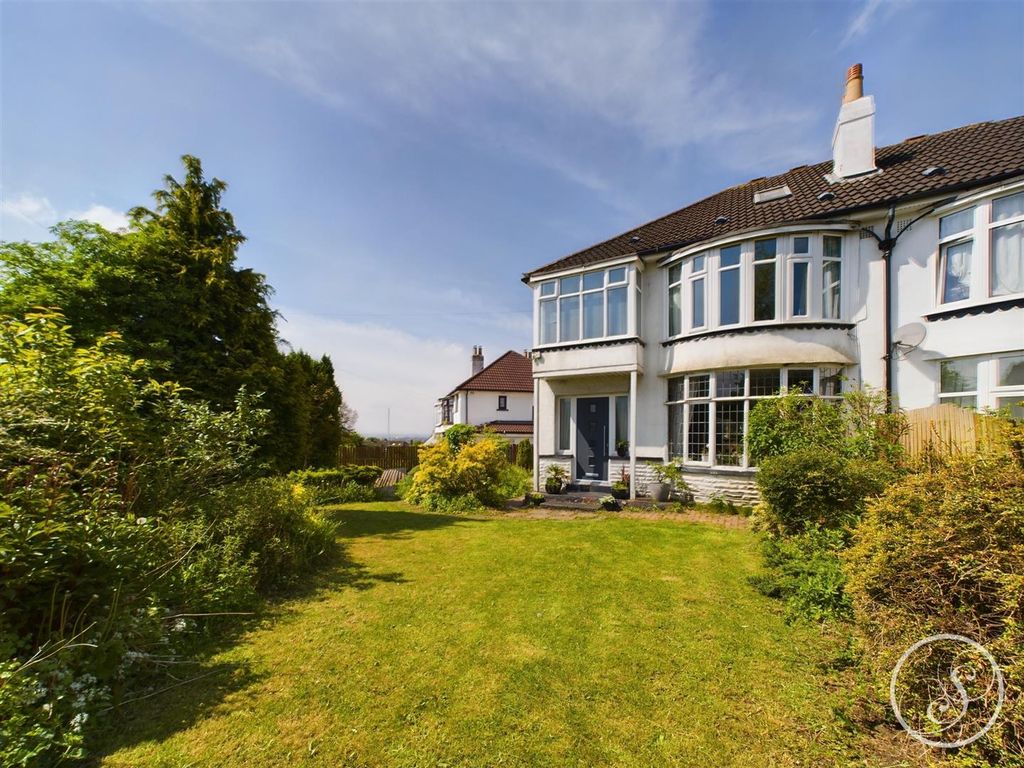 4 bed semidetached house for sale in Kingsmead, Leeds LS14, £350,000