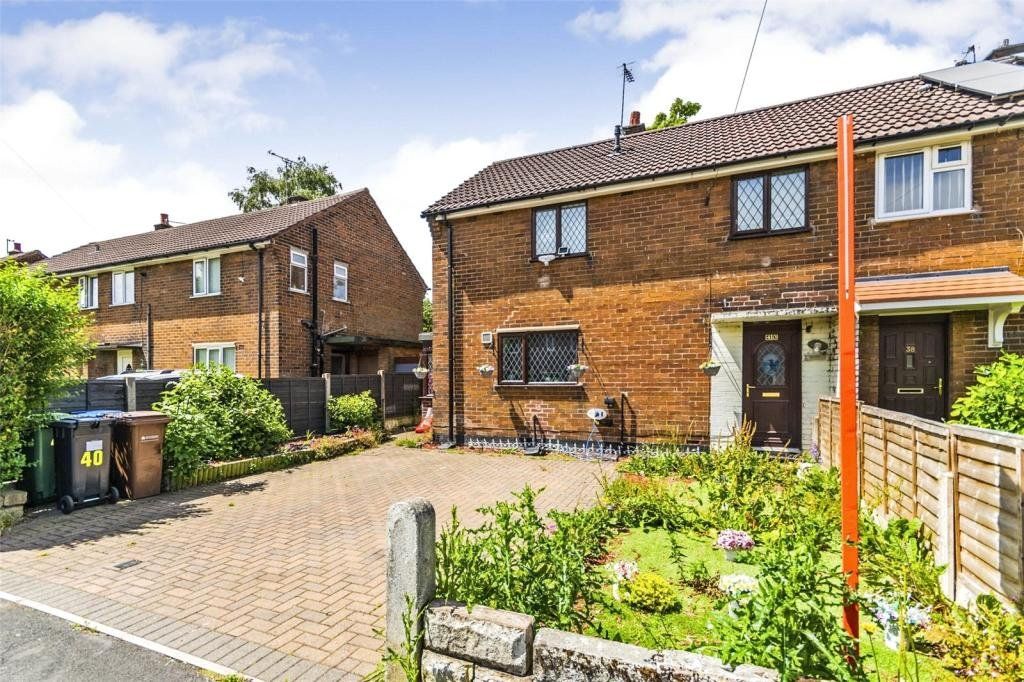 3 bed semidetached house for sale in Essex Road, Stockport, Greater