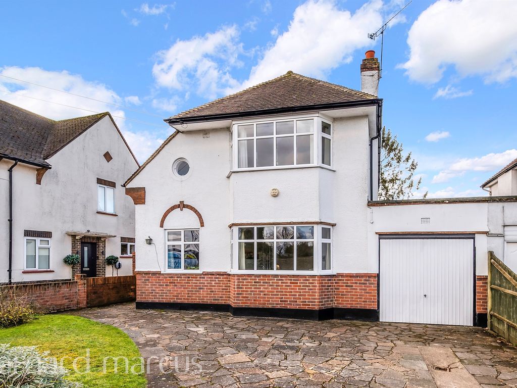 4 bed linkdetached house for sale in Merland Rise, Tadworth KT20 Zoopla