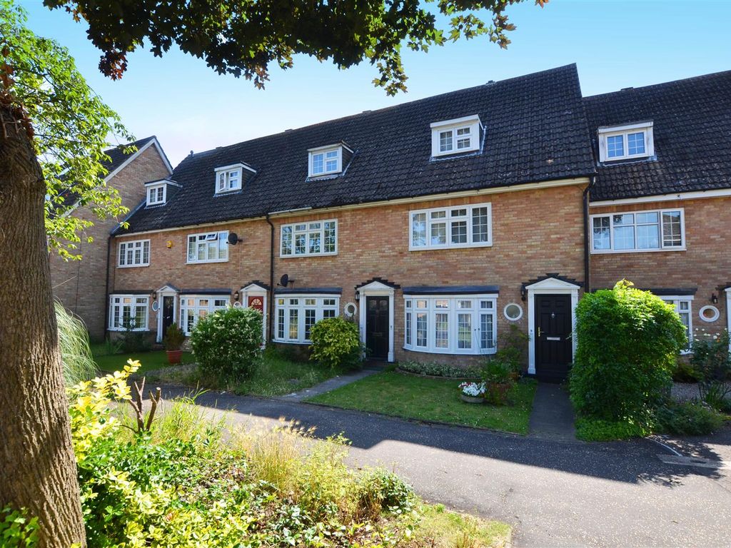 3 bed terraced house to rent in Grenville Mews, Hampton Hill, Hampton