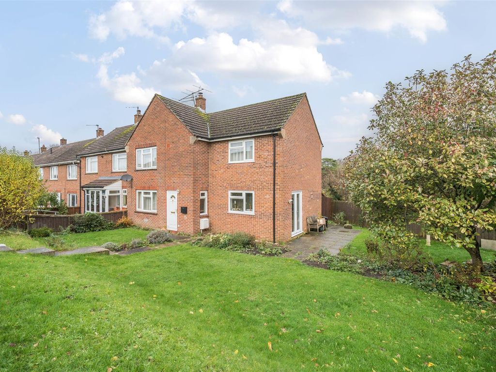 3 bed end terrace house for sale in West View Crescent, Devizes SN10, £