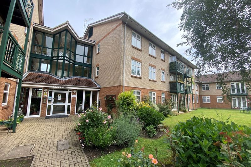 1 bed property for sale in Friern Lane, London N20, £150,500