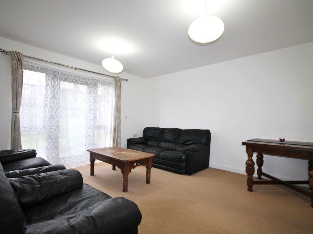 3 bed terraced house to rent in Page Road, Bedfont, Feltham, Middlesex