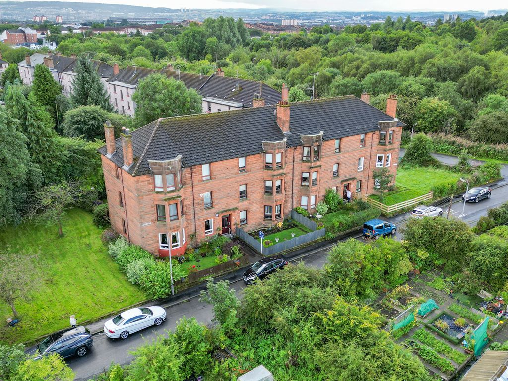 2 bed flat for sale in Dinart Street, Riddrie, Glasgow G33, £120,000