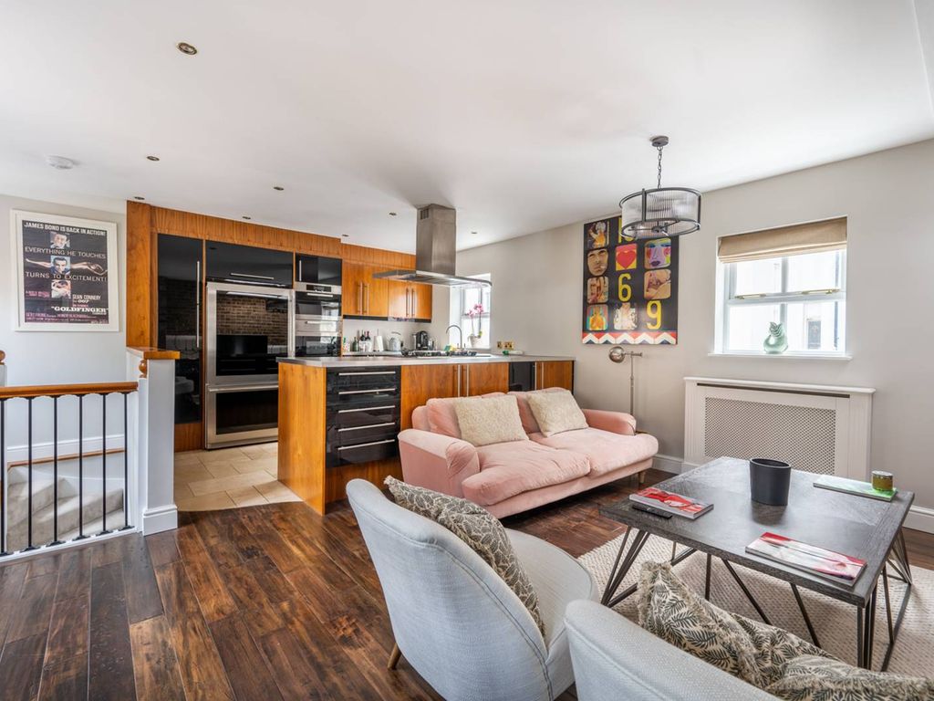 3 bed mews house for sale in Celbridge Mews, Bayswater, London W2, £