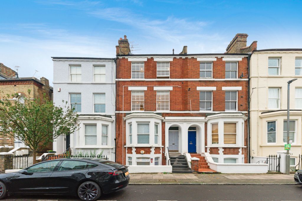 2 bed flat for sale in Disraeli Road, London SW15, £695,000 Zoopla