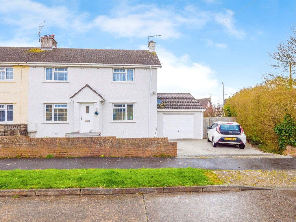 3 bed semidetached house for sale in Leigh Close, Boverton, Llantwit