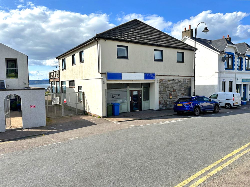 3 bed flat for sale in Davies Brae, Mallaig PH41, £285,000 Zoopla