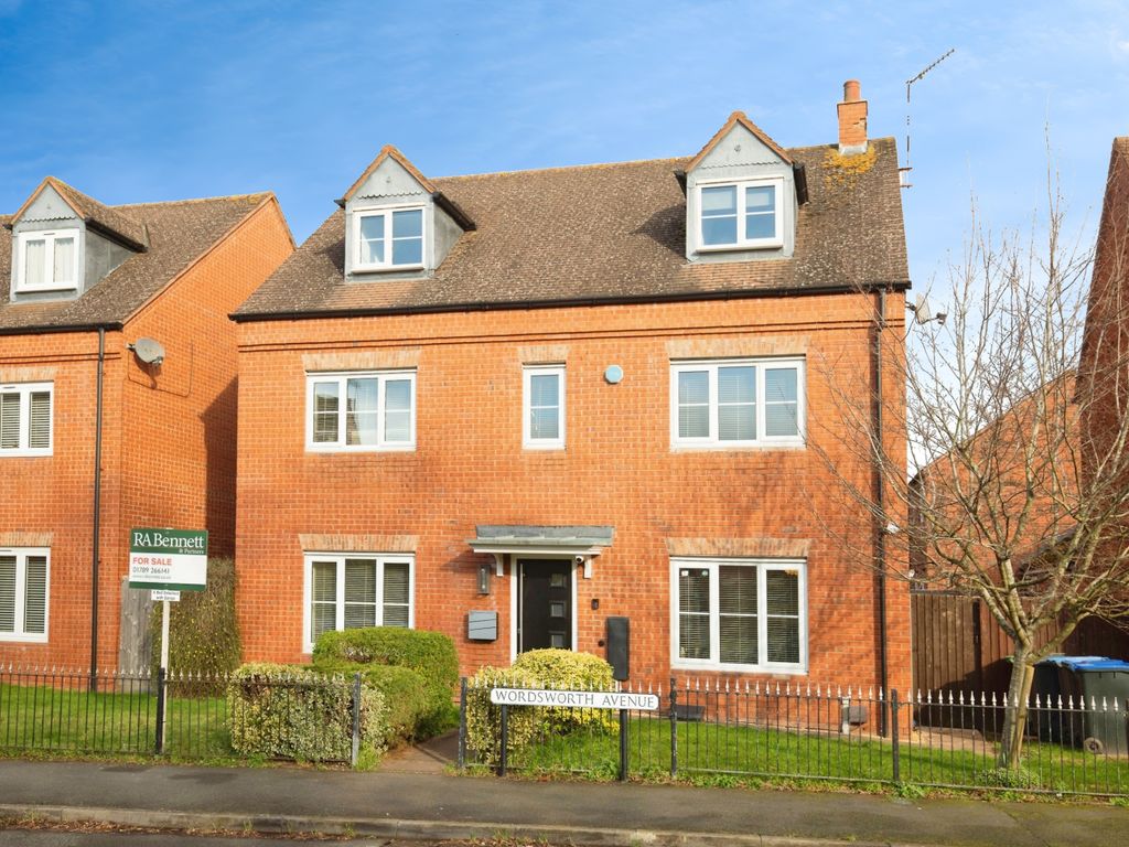 6 bed detached house for sale in Wordsworth Avenue, StratfordUponAvon