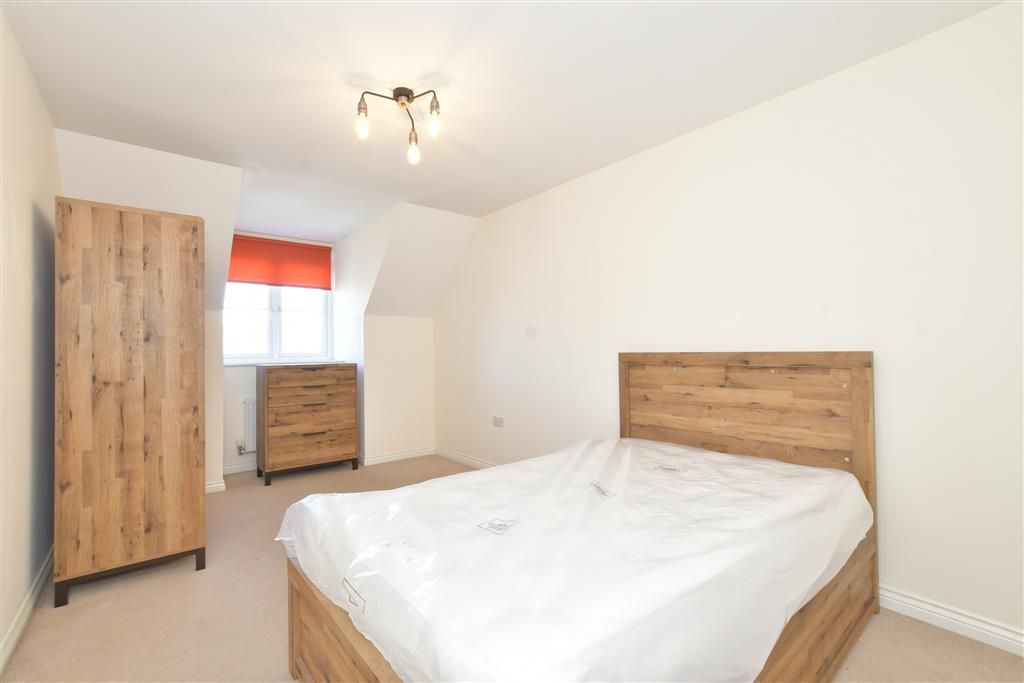 3 bed flat for sale in Hawthorn Road, Bognor Regis, West Sussex PO21, £