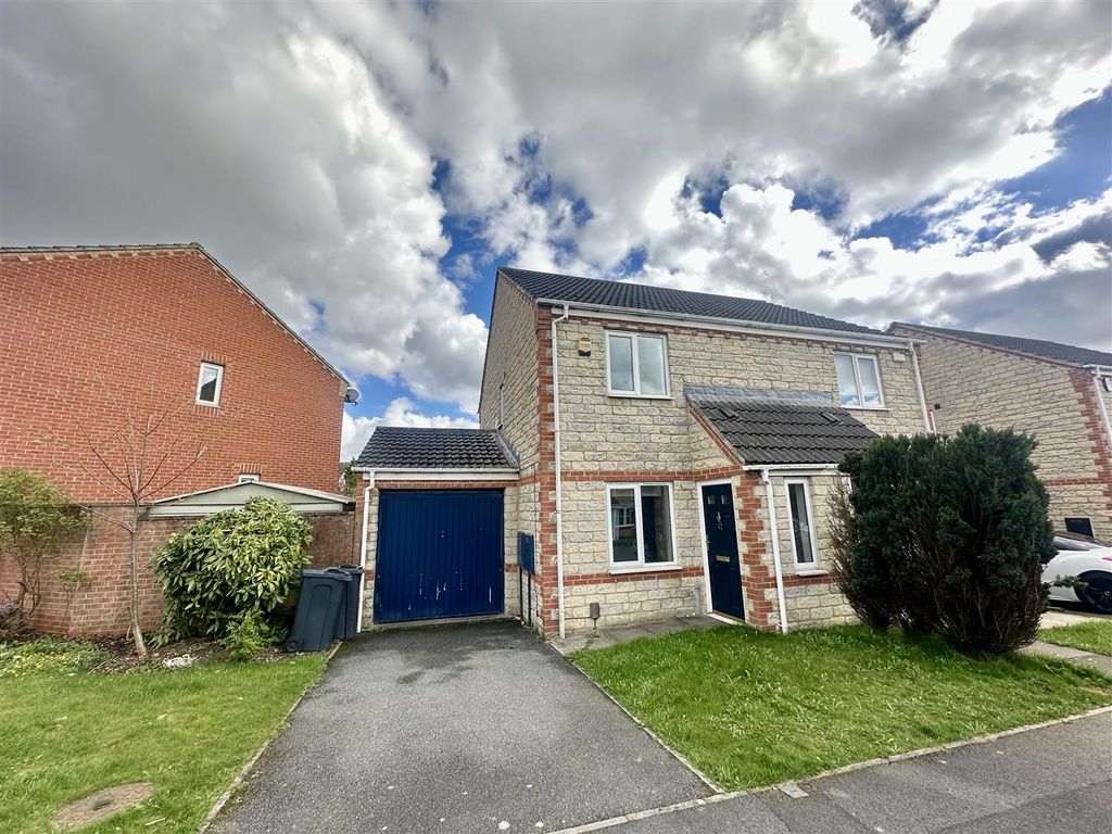 2 bed semidetached house for sale in Chestnut Drive, Darlington DL1, £