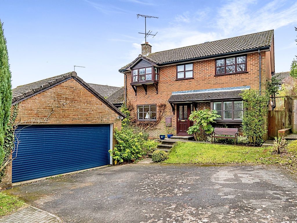 4 bed detached house for sale in Silverwood Close, Winchester SO22 Zoopla
