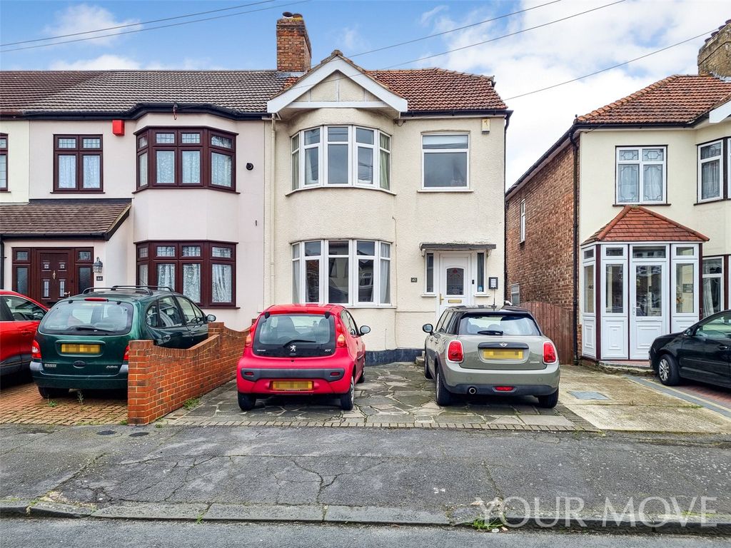 4 bed end terrace house for sale in Northdown Road, Hornchurch RM11, £