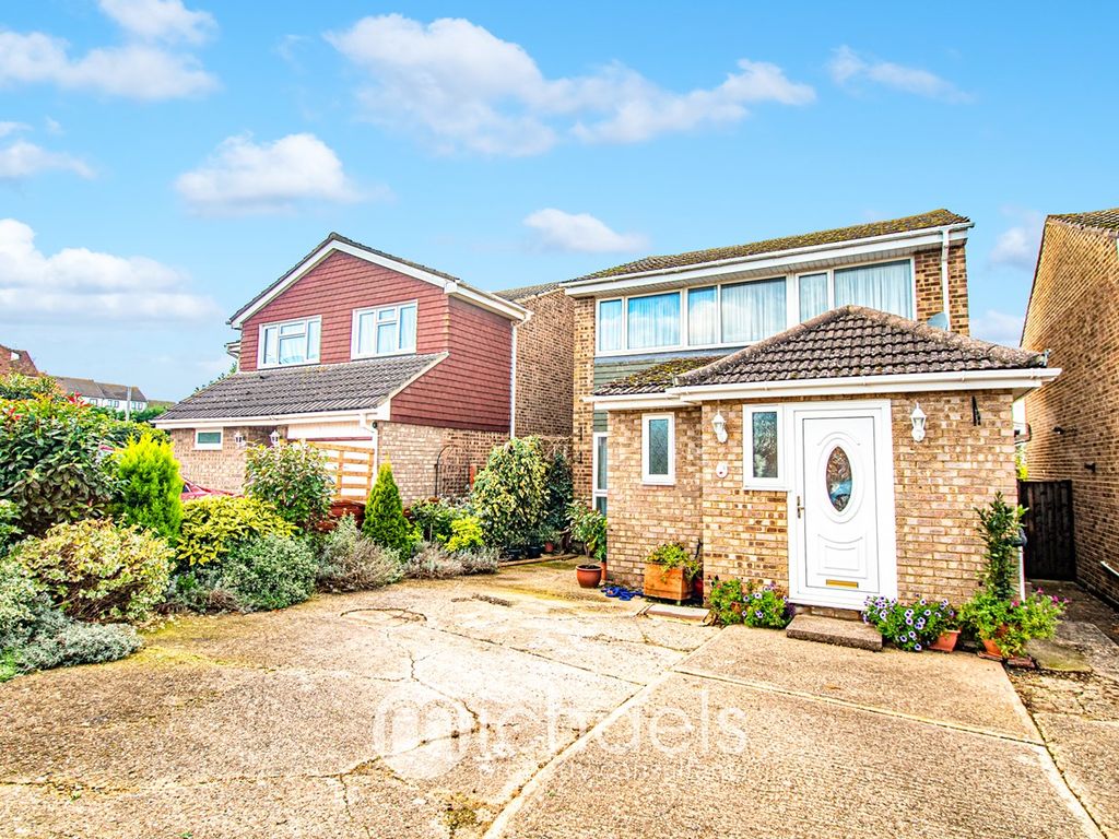 4 bed detached house for sale in St Vincent Chase, Braintree CM7, £