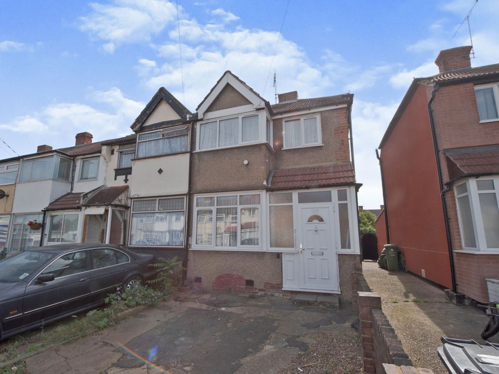 3 bed terraced house for sale in Beam Avenue, Dagenham RM10, £340,000