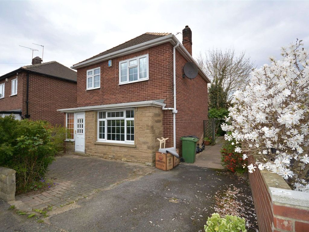 3 bed detached house for sale in Greenmoor Close, Lofthouse, Wakefield