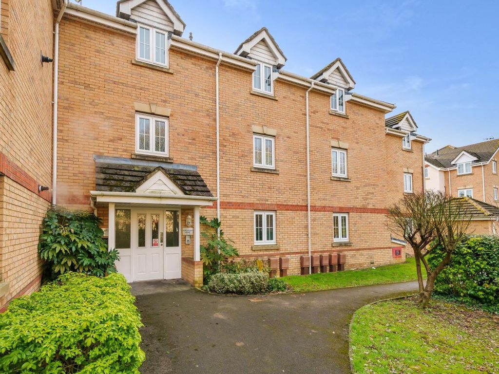 2 bed flat for sale in Hursley Road, Chandler's Ford, Eastleigh SO53