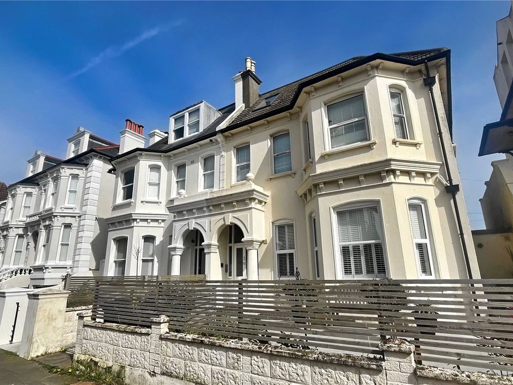 1 bed flat to rent in Westbourne Villas, Hove BN3, £1,100 pcm Zoopla
