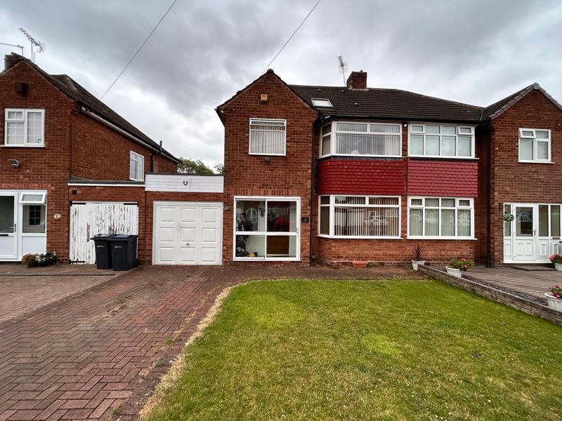 4 bed semidetached house for sale in Blakesley Close, Sutton Coldfield