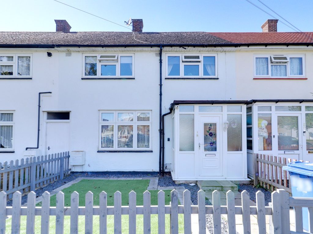3 bed terraced house for sale in Daiglen Drive, South Ockendon RM15, £