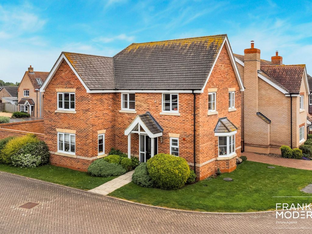 4 bed detached house for sale in Walsingham Way, Eye PE6, £350,000 Zoopla