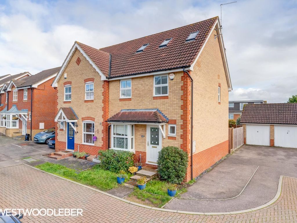 4 bed semidetached house for sale in Cony Close, Cheshunt, Waltham