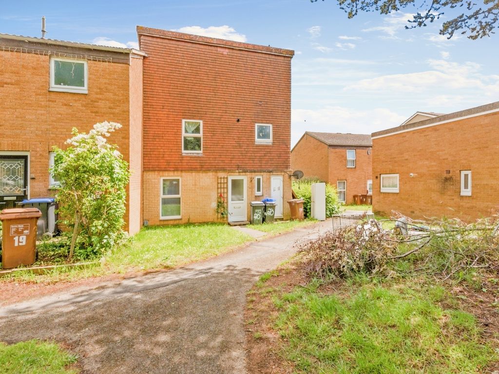 Bellropes Square, Northampton NN3  