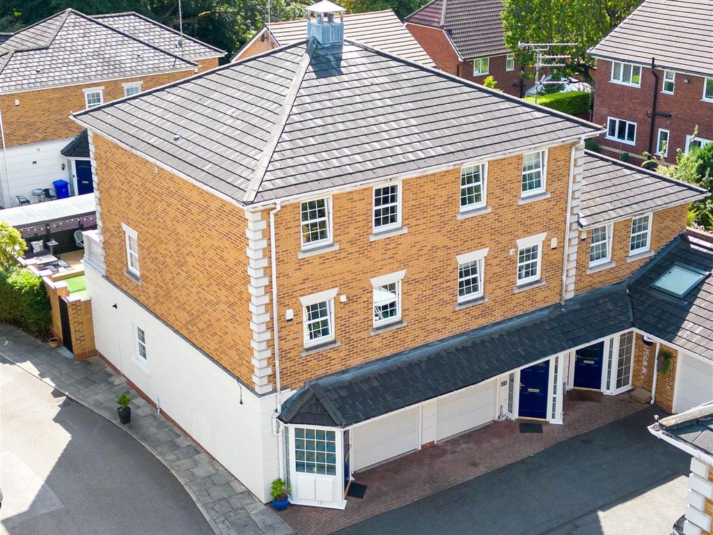 3 bed town house for sale in Chaplin Close, Salford M6, £380,000 Zoopla