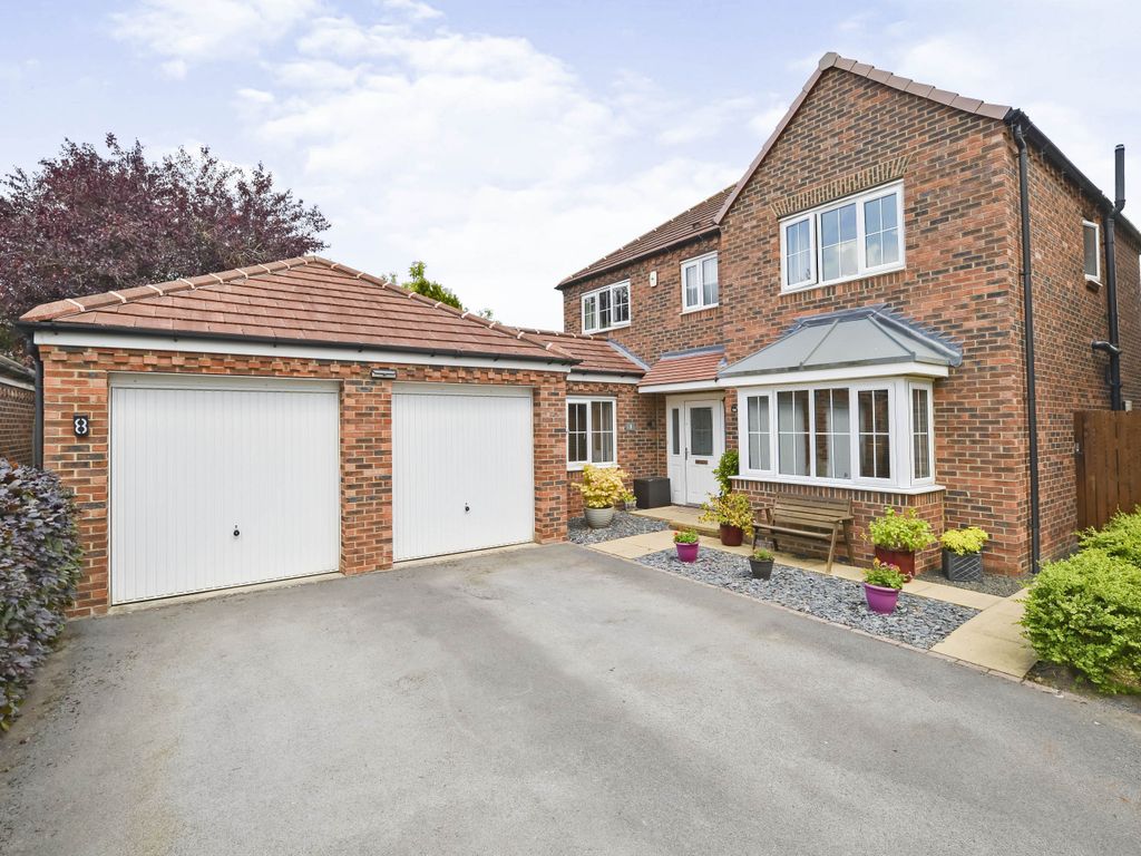 4 bed detached house for sale in Ascot Close, Northallerton, North