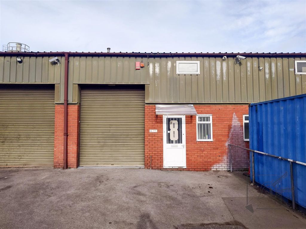 Commercial property to let in Lower Road, Northfleet, Gravesend DA11, £
