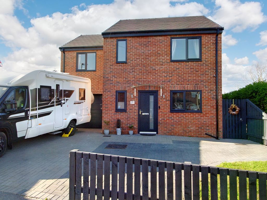 3 bed detached house for sale in Rose Avenue, Darfield, Barnsley S73